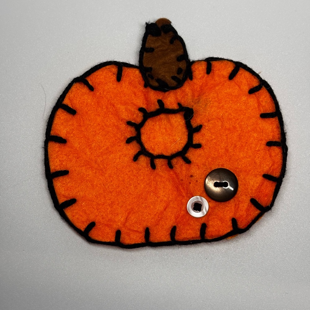 Handmade Felt Pouch Keychains - Picture 3 of 8